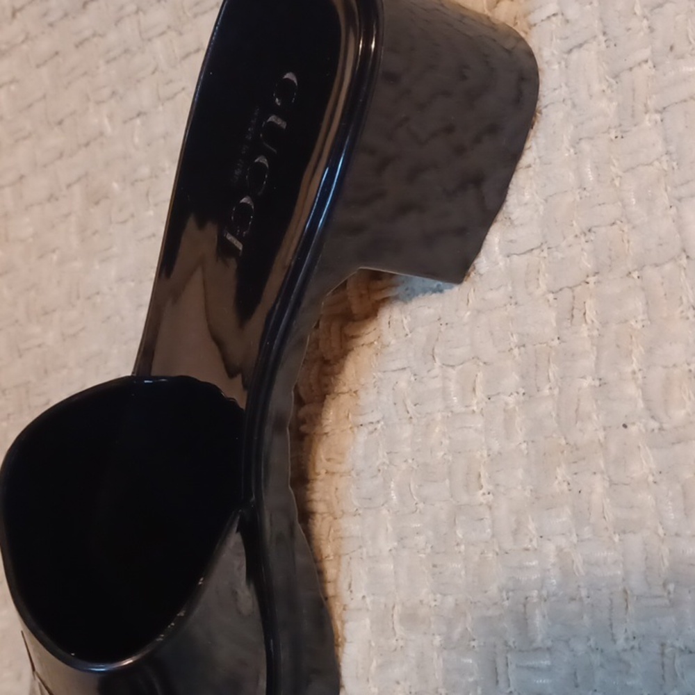 Gucci Black Patent Platform Slide Sandals - Picture 7 of 8